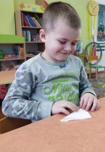 Челленджер «Делай, как я, делай лучше меня! Бумажная комната»